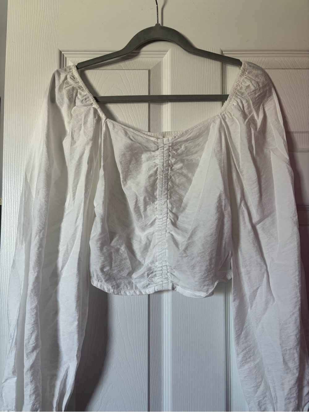Francesca's Collections White Ruched Square-Neck Long Sleeve Top
